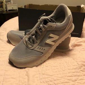 NWT New Balence Grey Tennis Shoes